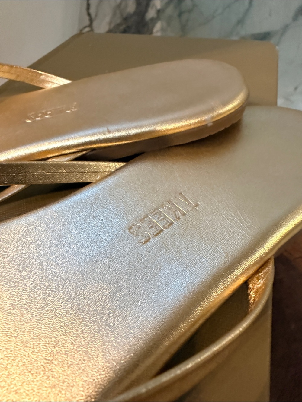 TKEES Flip Flops in Gold Metallic size 10 / 41 - Picture 5 of 7